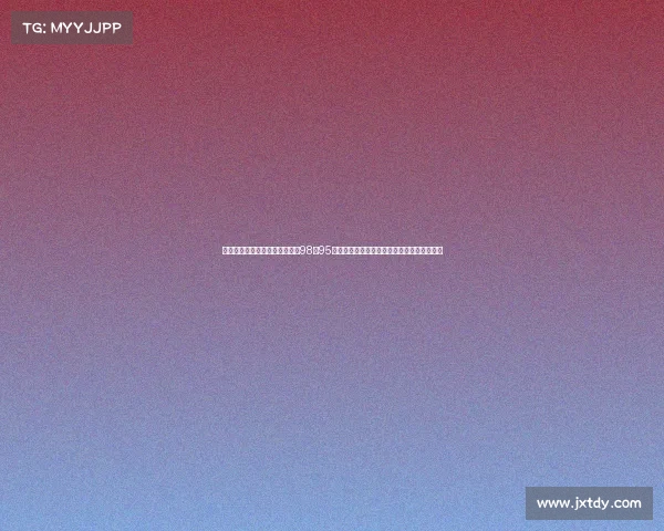 星光对决落幕，最终比分定格在98比95，主队险胜客队，球员激情相拥庆祝胜利时刻